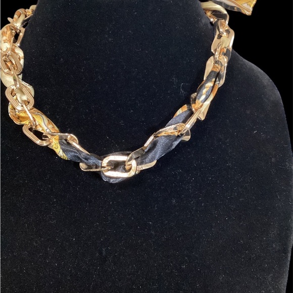 Nine West Gold Chain Necklace - Picture 2 of 3